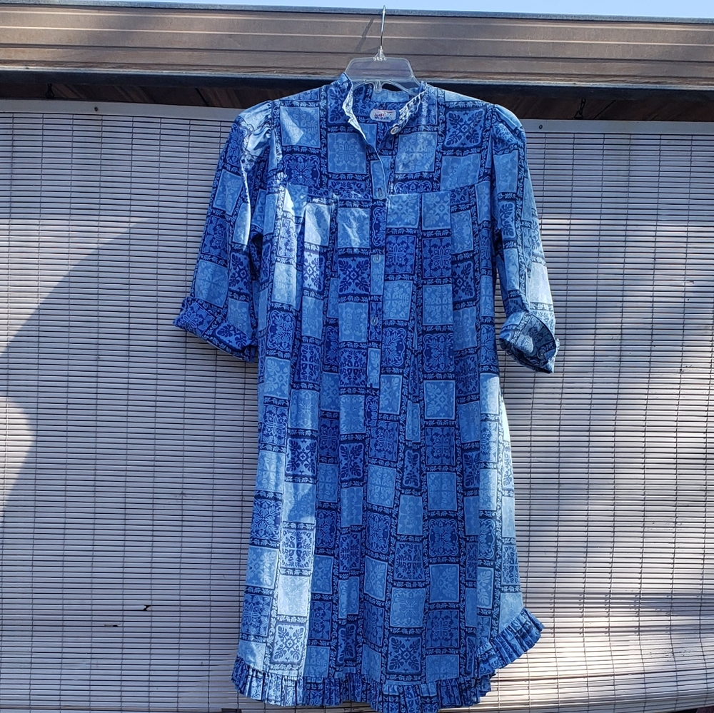 Jane M vintage Hawaiian muumuu